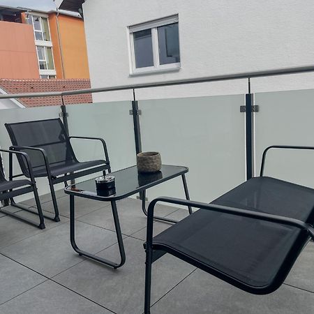 Schluessel Apartments Лар Екстериор снимка