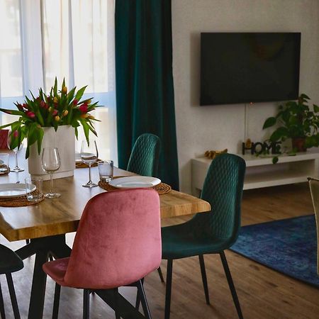 Schluessel Apartments Лар Екстериор снимка