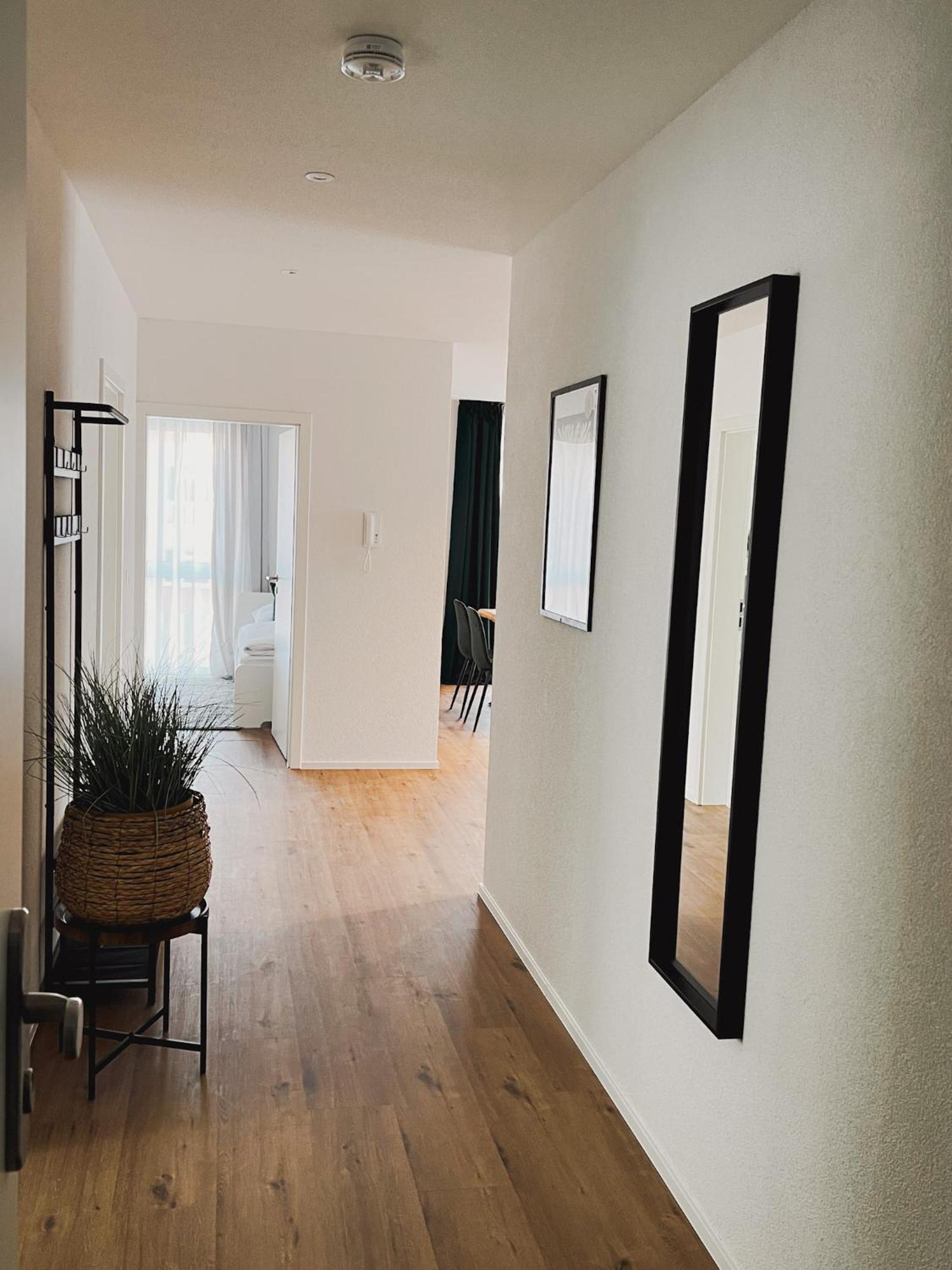 Schluessel Apartments Лар Екстериор снимка